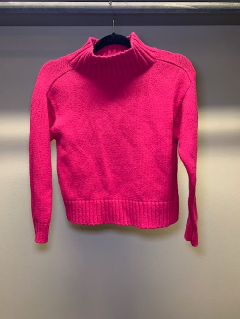 Ann Taylor Long Turtleneck Sweater – Hot Pink